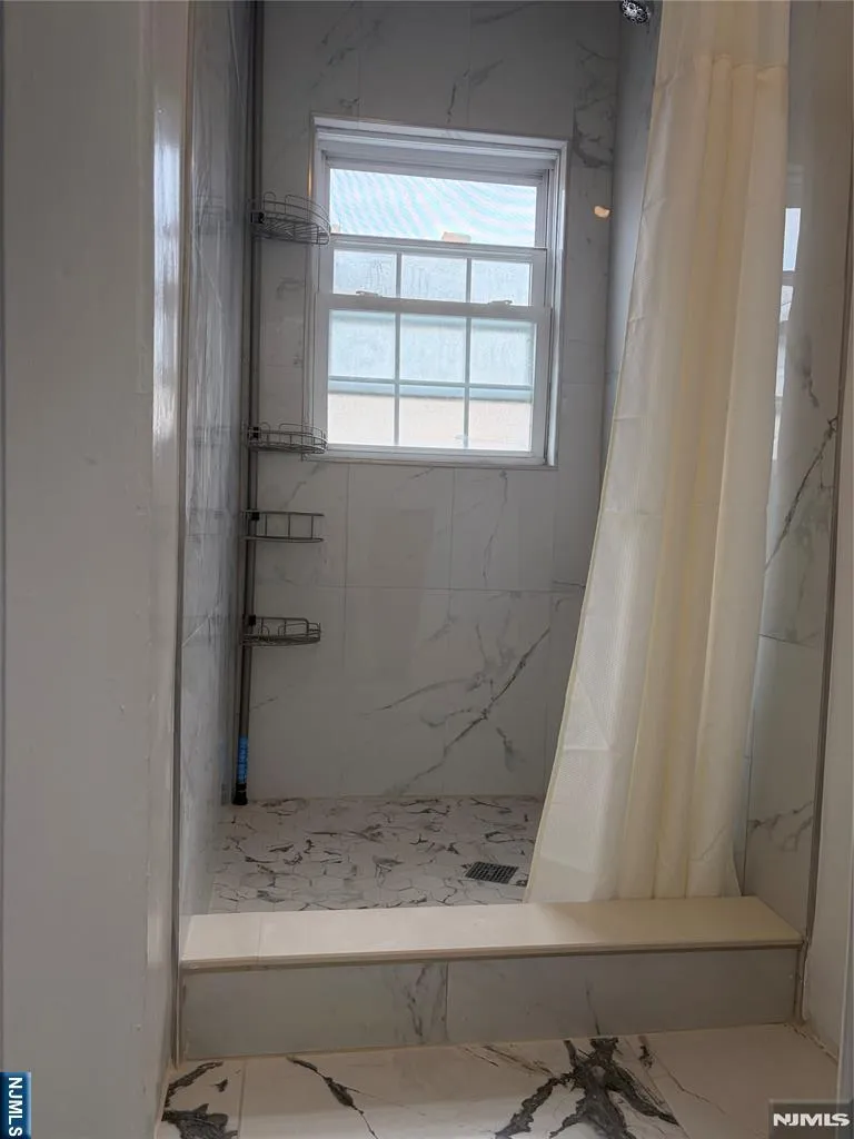 212 Crescent Lane 3 Cliffside Park, NJ 07010
