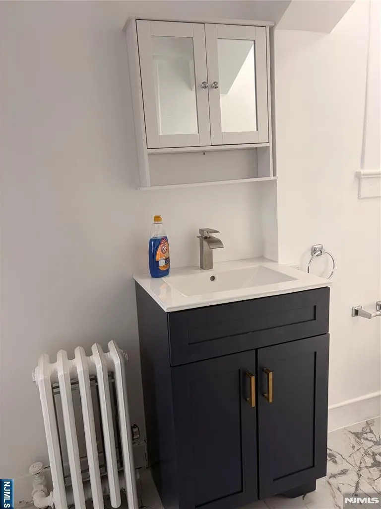 212 Crescent Lane 3 Cliffside Park, NJ 07010