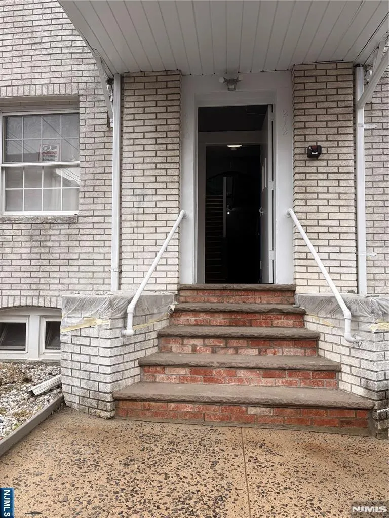 212 Crescent Lane 3 Cliffside Park, NJ 07010