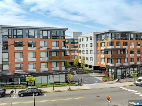 470 Main Street 602