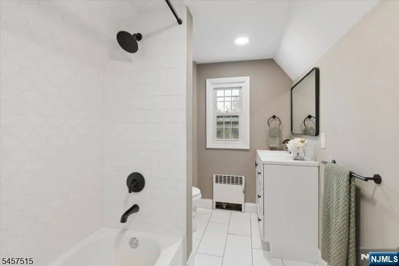 235 River Drive Elmwood Park, NJ 07407