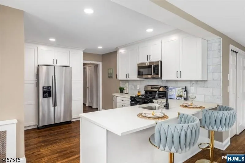 235 River Drive Elmwood Park, NJ 07407