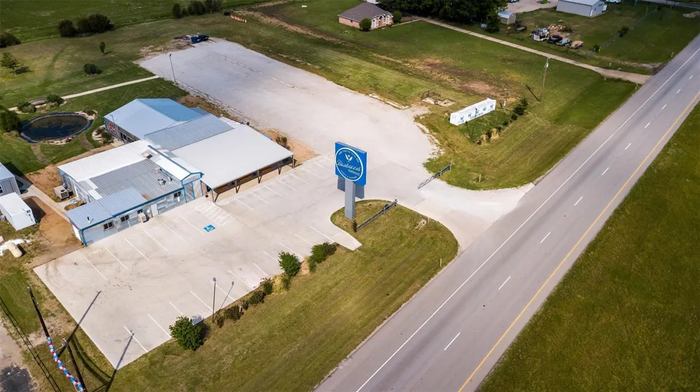 3921 S Highway 287 Waxahachie, TX 75165
