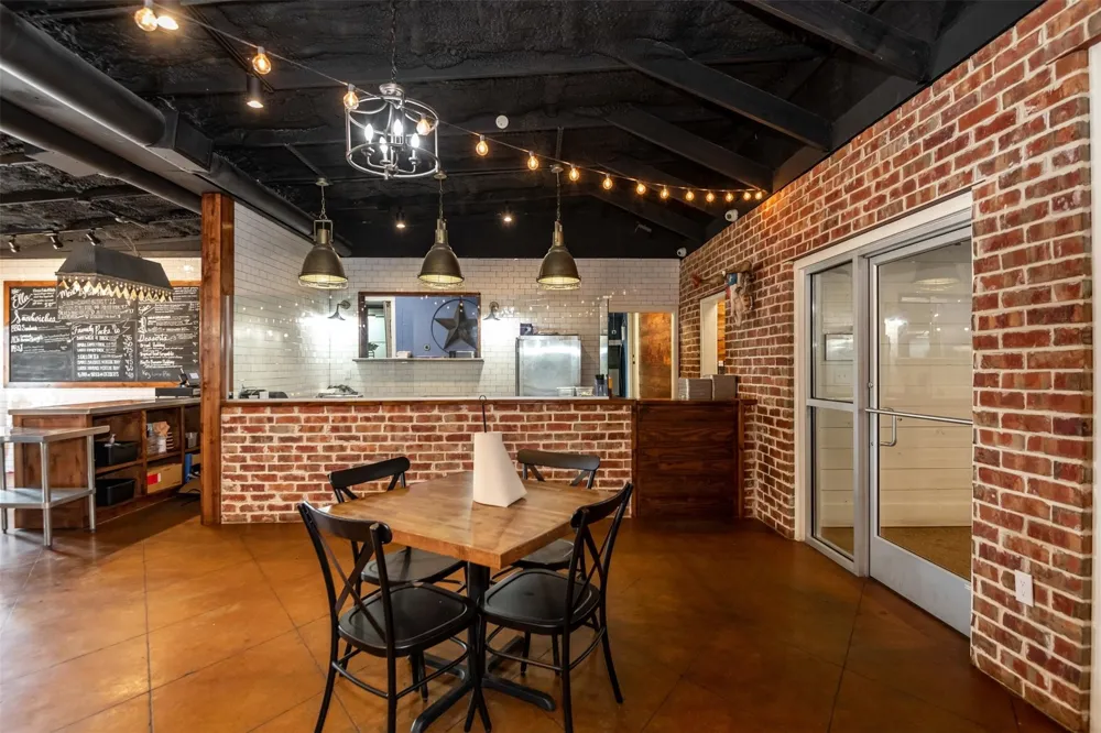3921 S Highway 287 Waxahachie, TX 75165