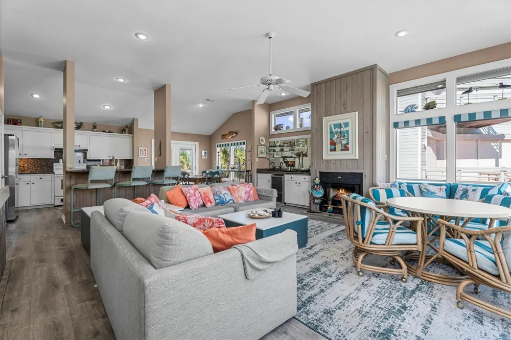 18410 E De Vaca Lane Galveston, TX 77554