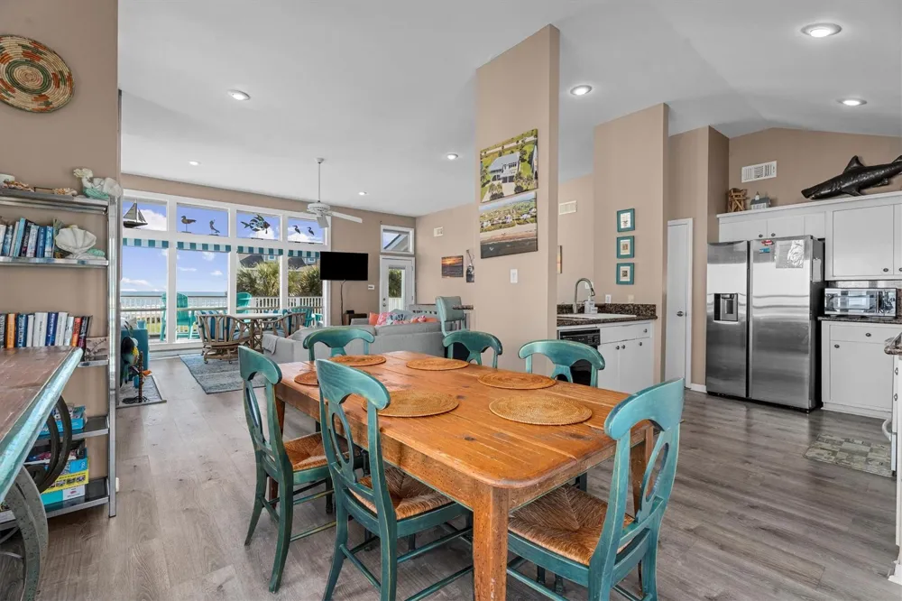 18410 E De Vaca Lane Galveston, TX 77554