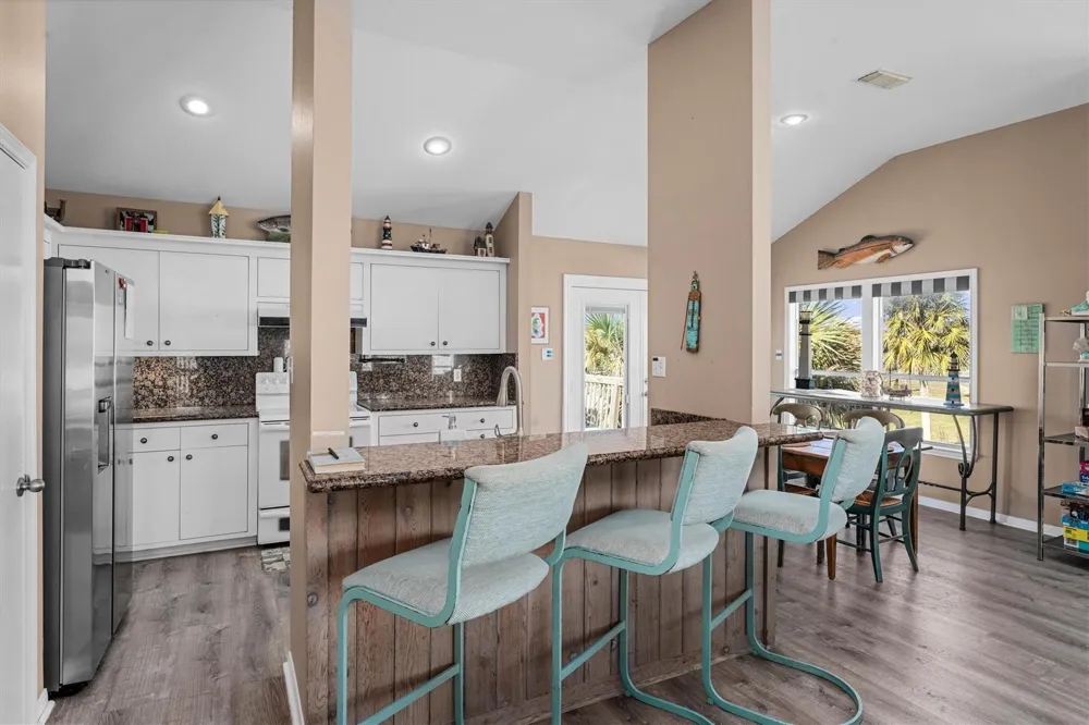 18410 E De Vaca Lane Galveston, TX 77554