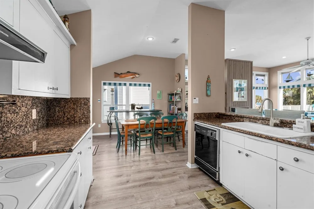 18410 E De Vaca Lane Galveston, TX 77554