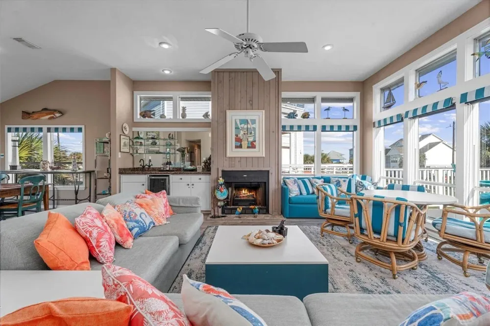 18410 E De Vaca Lane Galveston, TX 77554