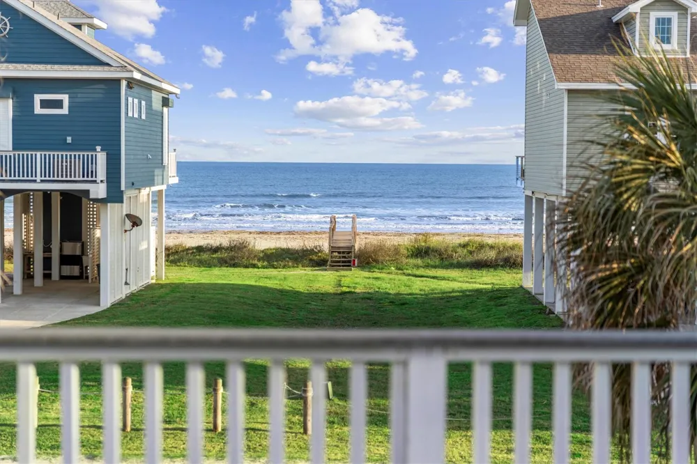 18410 E De Vaca Lane Galveston, TX 77554