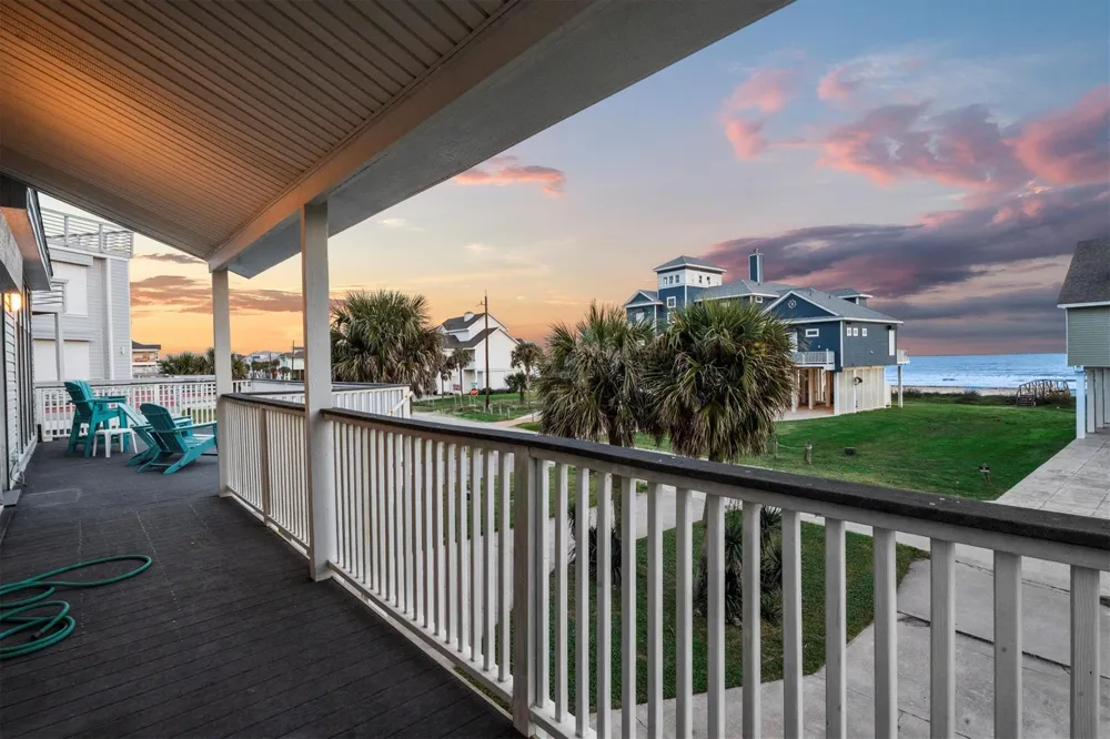 18410 E De Vaca Lane Galveston, TX 77554