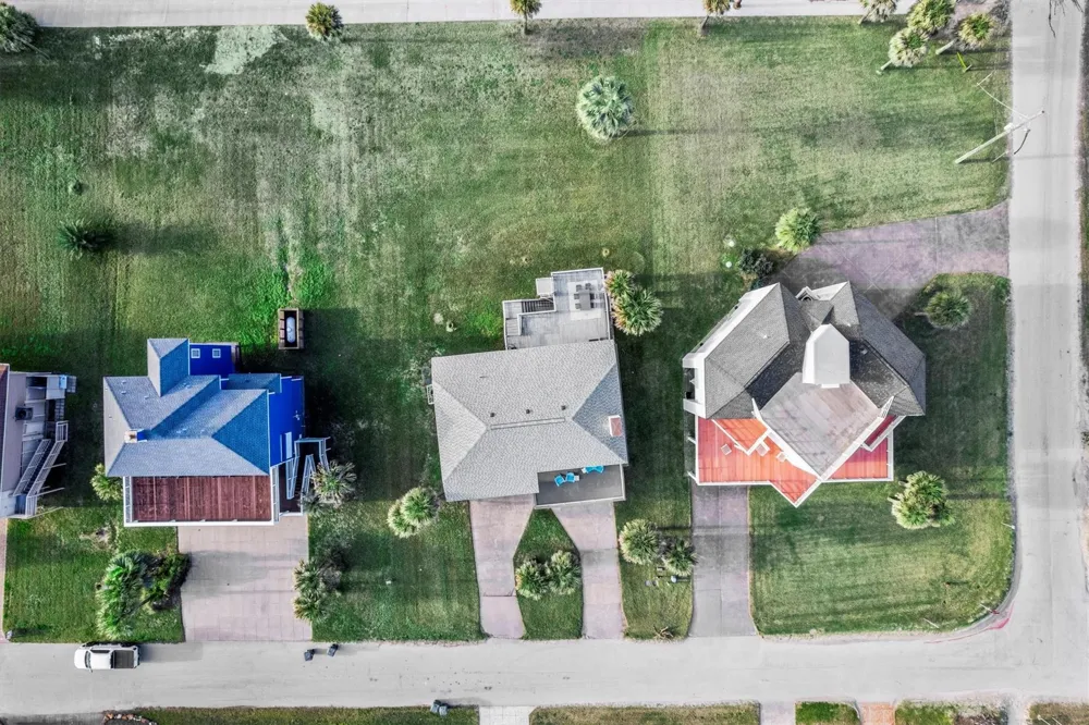 18410 E De Vaca Lane Galveston, TX 77554