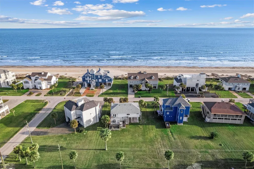 18410 E De Vaca Lane Galveston, TX 77554