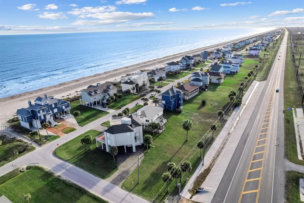 18410 E De Vaca Lane Galveston, TX 77554