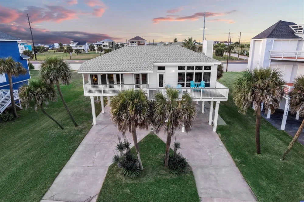18410 E De Vaca Lane Galveston, TX 77554