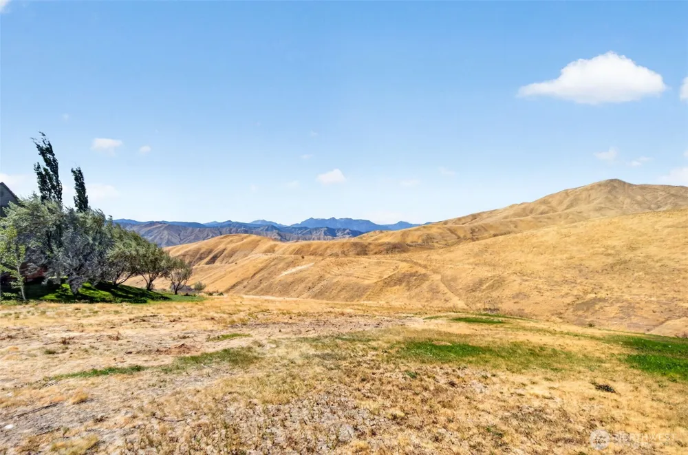 4284 April Drive Wenatchee, WA 98801