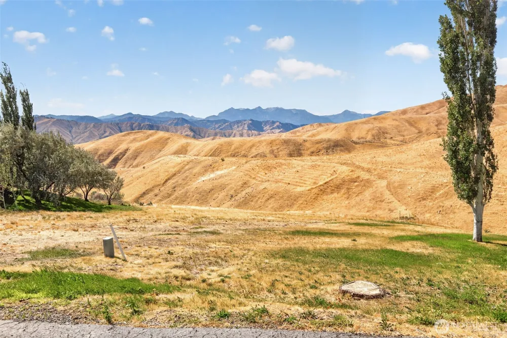 4284 April Drive Wenatchee, WA 98801