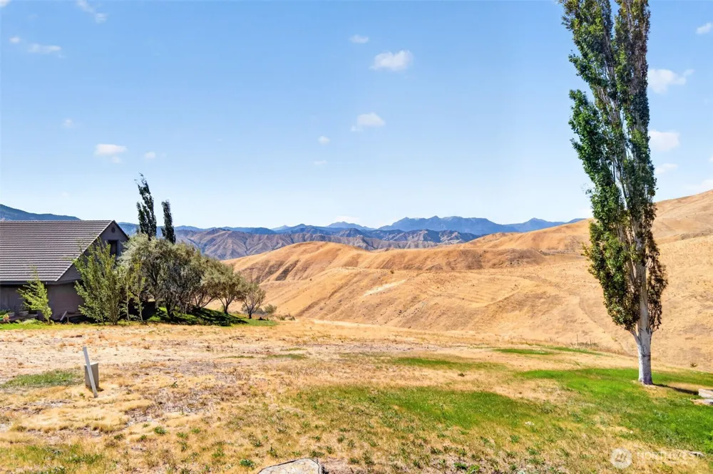 4284 April Drive Wenatchee, WA 98801