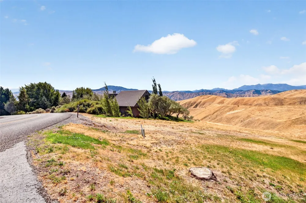 4284 April Drive Wenatchee, WA 98801