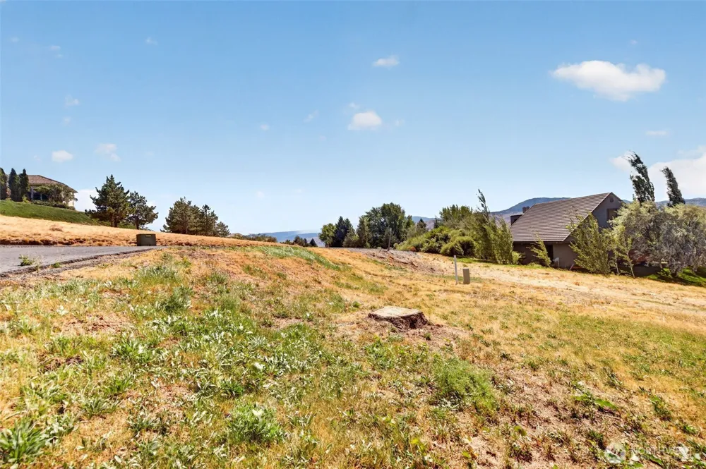 4284 April Drive Wenatchee, WA 98801