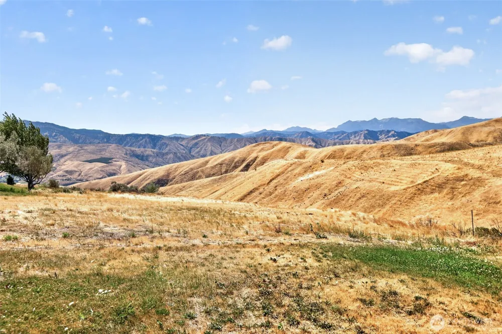 4284 April Drive Wenatchee, WA 98801