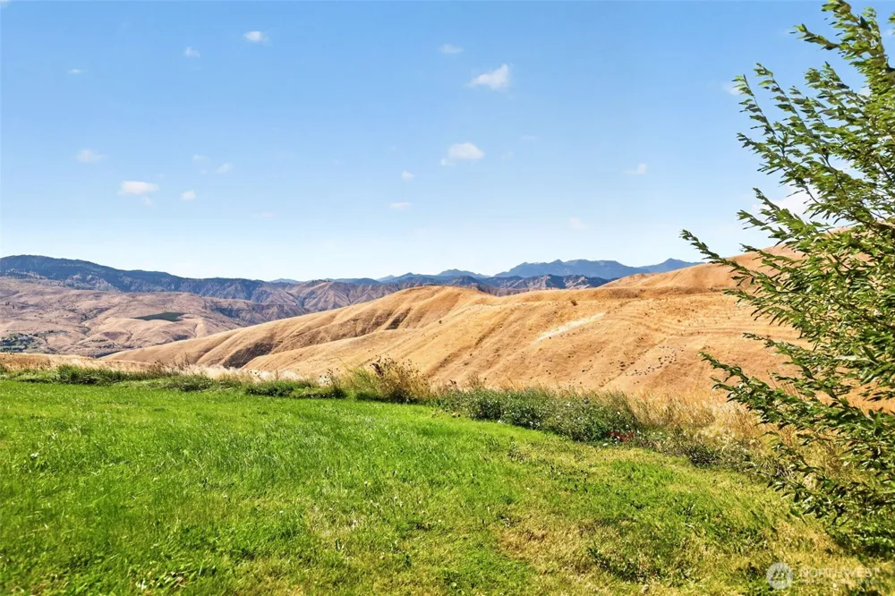 4284 April Drive Wenatchee, WA 98801