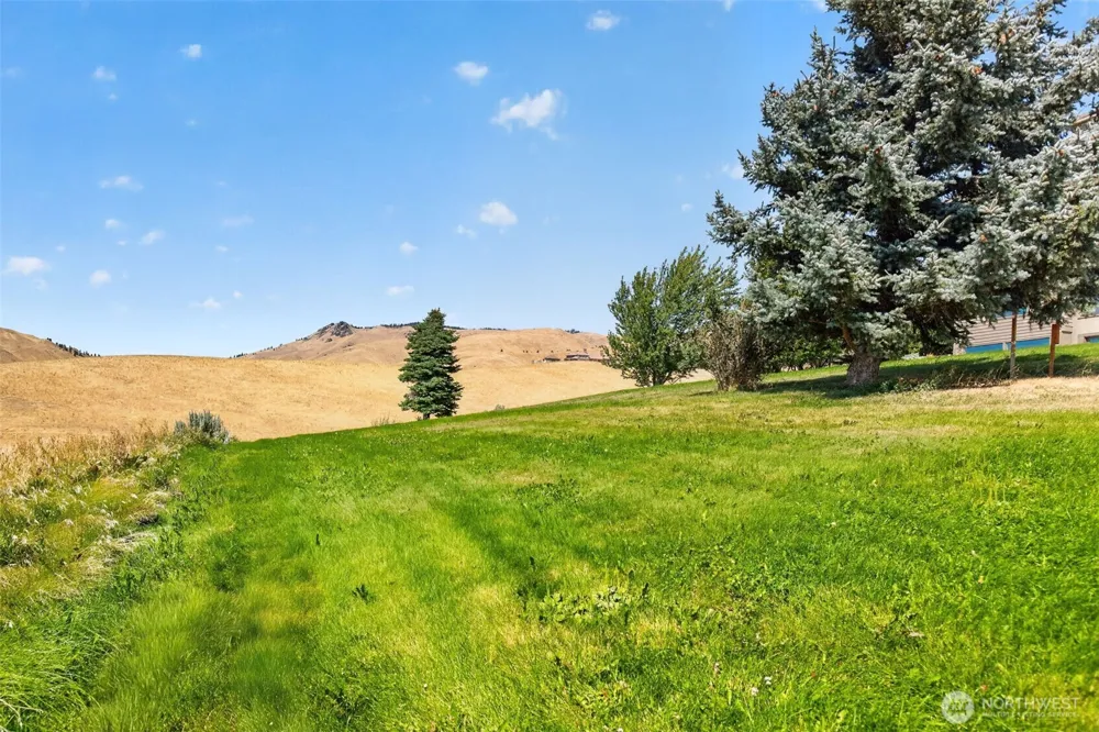 4284 April Drive Wenatchee, WA 98801