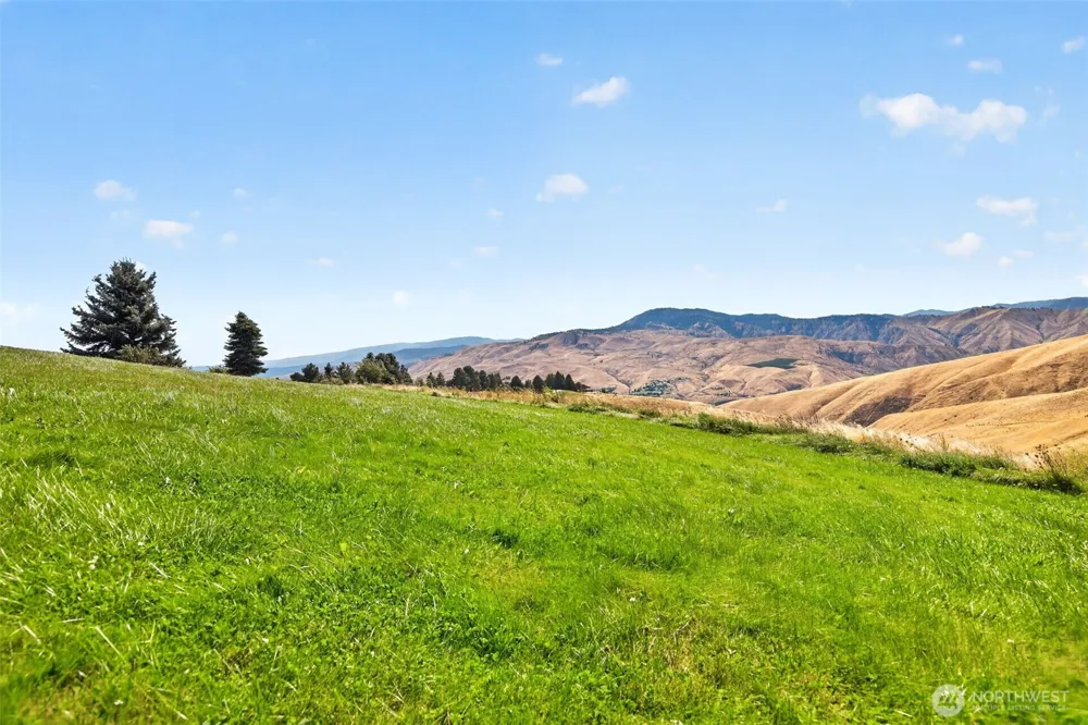 4284 April Drive Wenatchee, WA 98801
