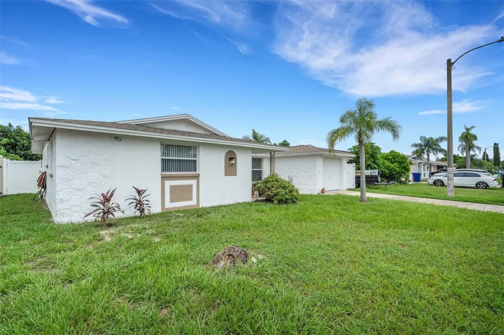 7234 OAKSHIRE DRIVE Port Richey, FL 34668