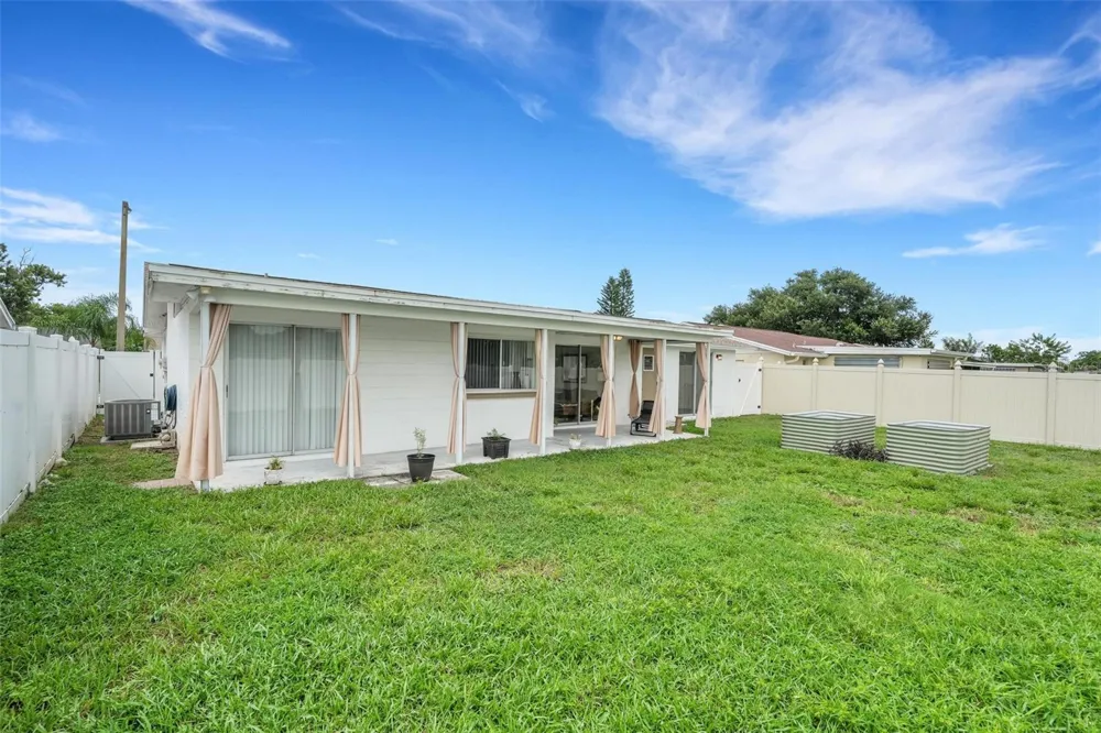 7234 OAKSHIRE DRIVE Port Richey, FL 34668
