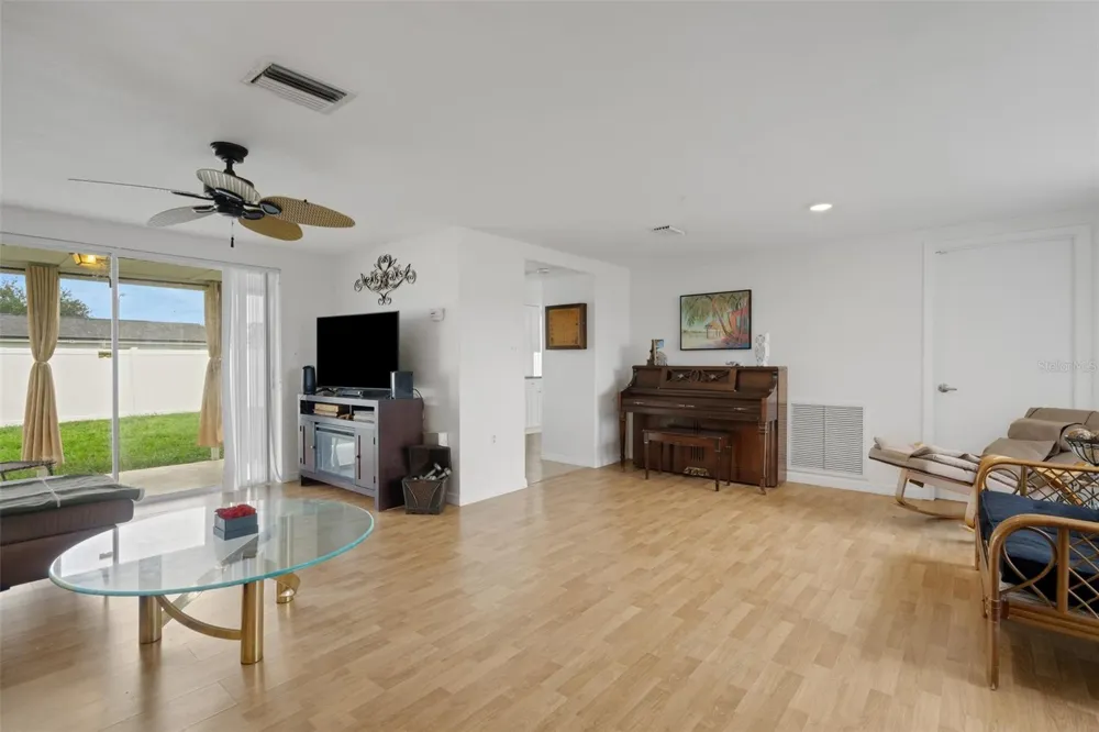 7234 OAKSHIRE DRIVE Port Richey, FL 34668