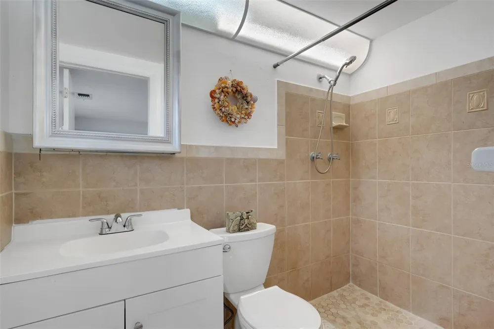 7234 OAKSHIRE DRIVE Port Richey, FL 34668