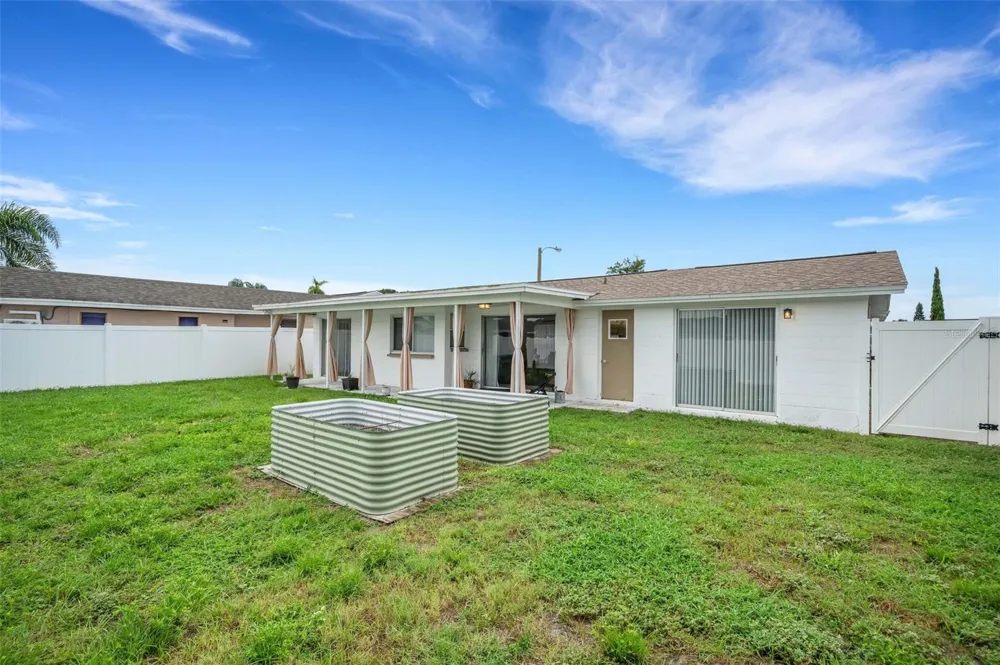 7234 OAKSHIRE DRIVE Port Richey, FL 34668