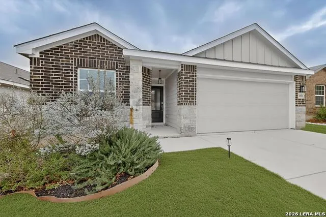 6806 Bale Rdg San Antonio, TX 78252