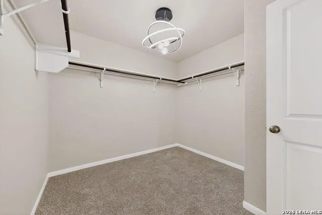 6806 Bale Rdg San Antonio, TX 78252