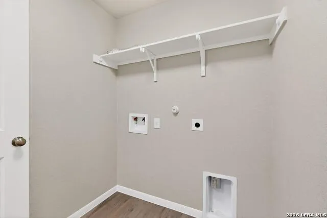 6806 Bale Rdg San Antonio, TX 78252
