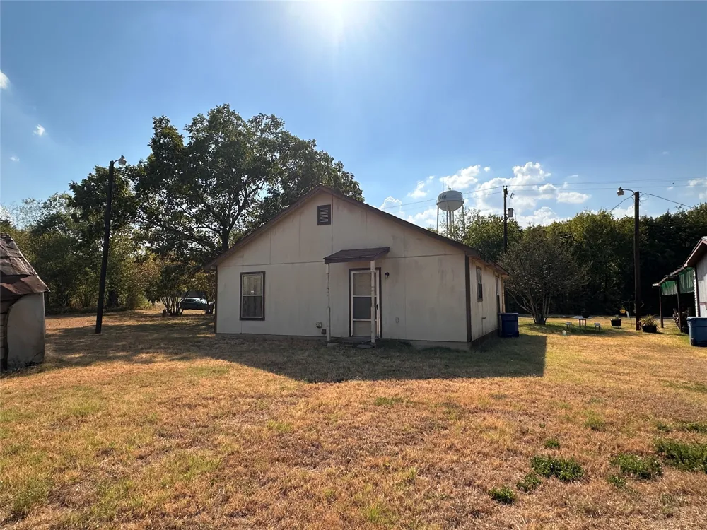 520 Mlk Avenue Wortham, TX 76693