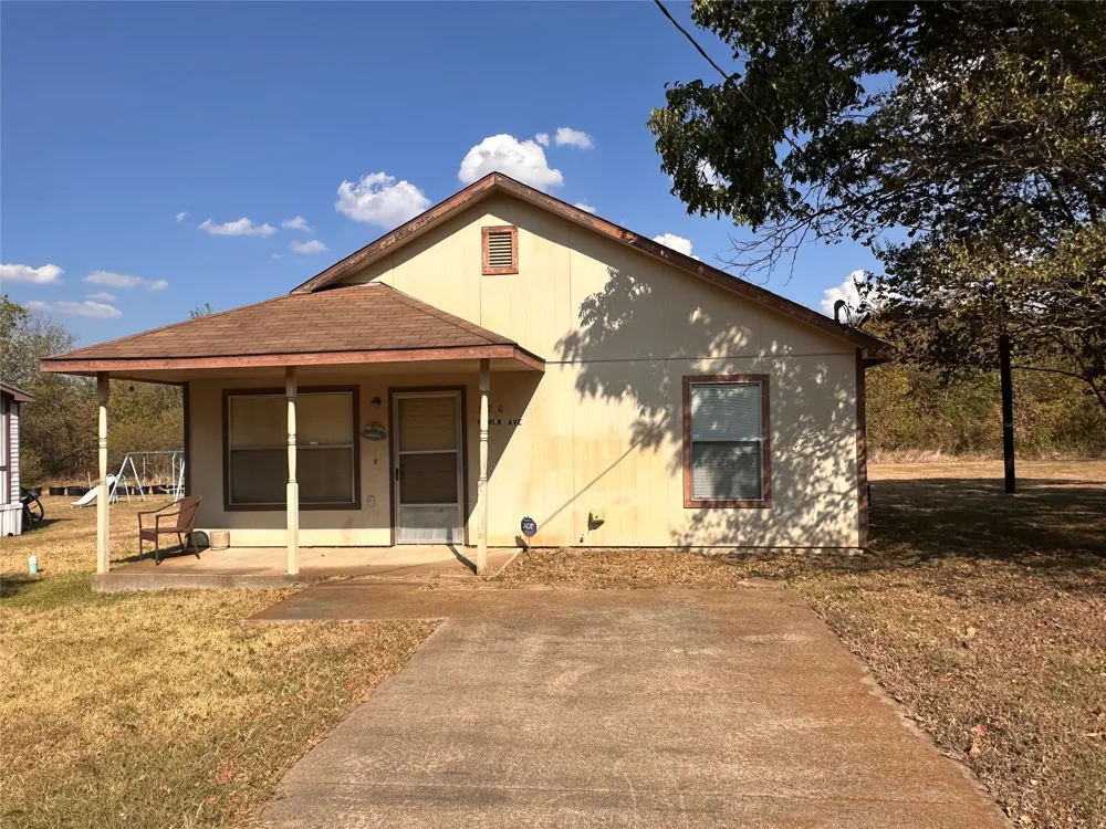 520 Mlk Avenue Wortham, TX 76693