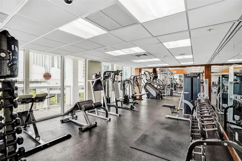 31 SE 5th St #902 Miami, FL 33131