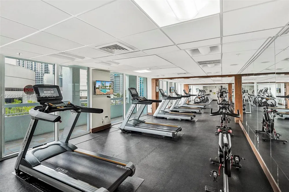 31 SE 5th St #902 Miami, FL 33131
