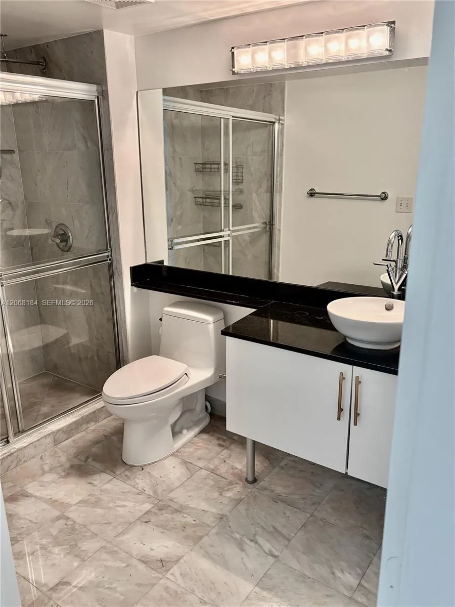 31 SE 5th St #902 Miami, FL 33131