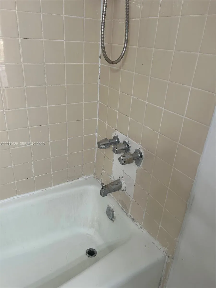 18111 NW 68th Ave #F106 Hialeah, FL 33015