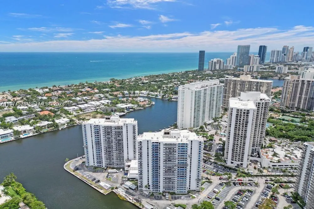 20505 E Country Club Dr #938 Aventura, FL 33180
