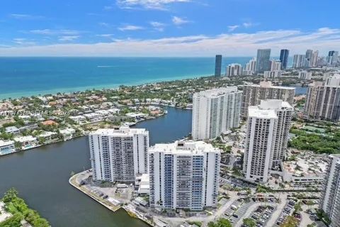 20505 E Country Club Dr #938