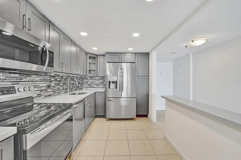 20505 E Country Club Dr #938 Aventura, FL 33180