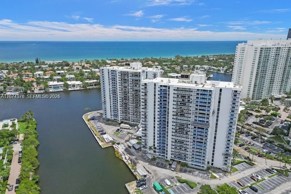 20505 E Country Club Dr #938 Aventura, FL 33180