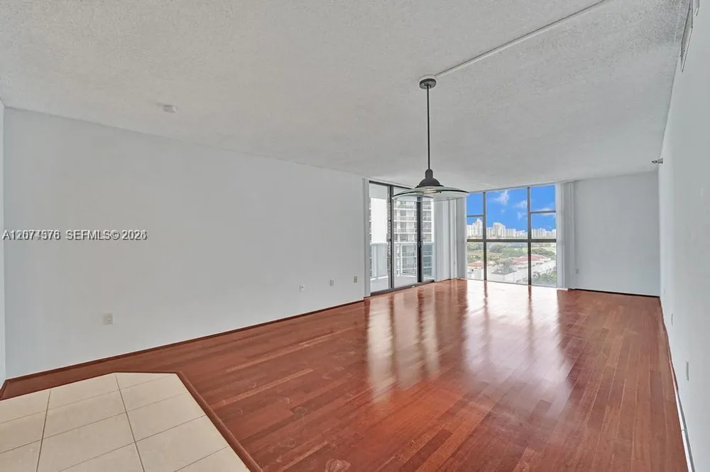 20505 E Country Club Dr #938 Aventura, FL 33180