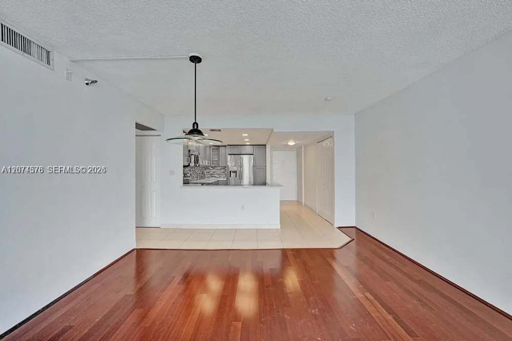 20505 E Country Club Dr #938 Aventura, FL 33180