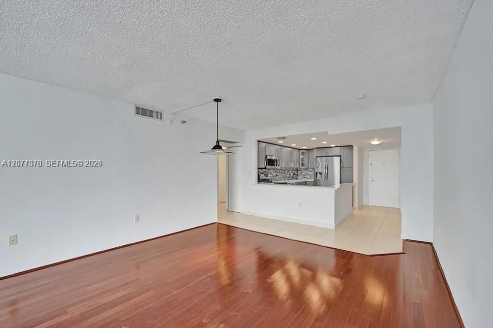 20505 E Country Club Dr #938 Aventura, FL 33180