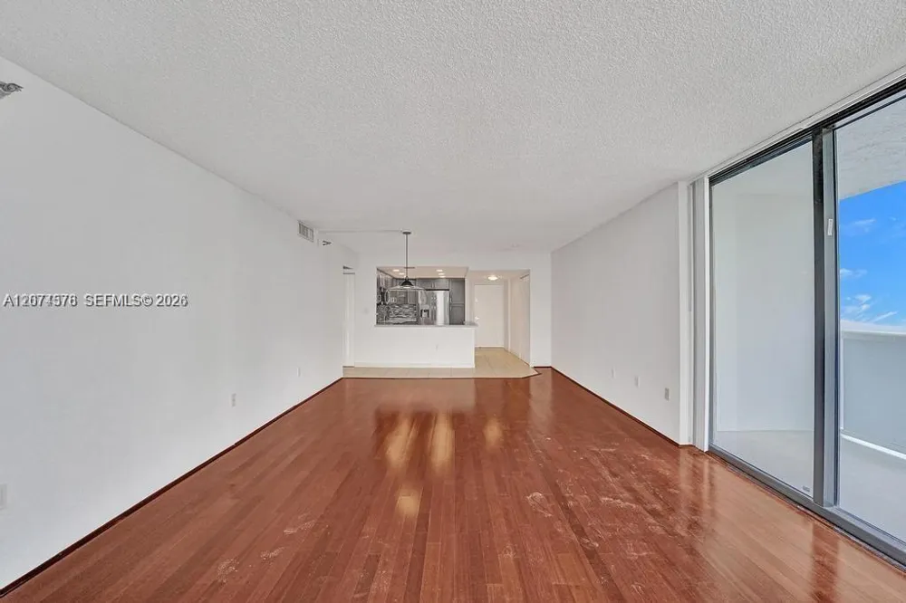 20505 E Country Club Dr #938 Aventura, FL 33180